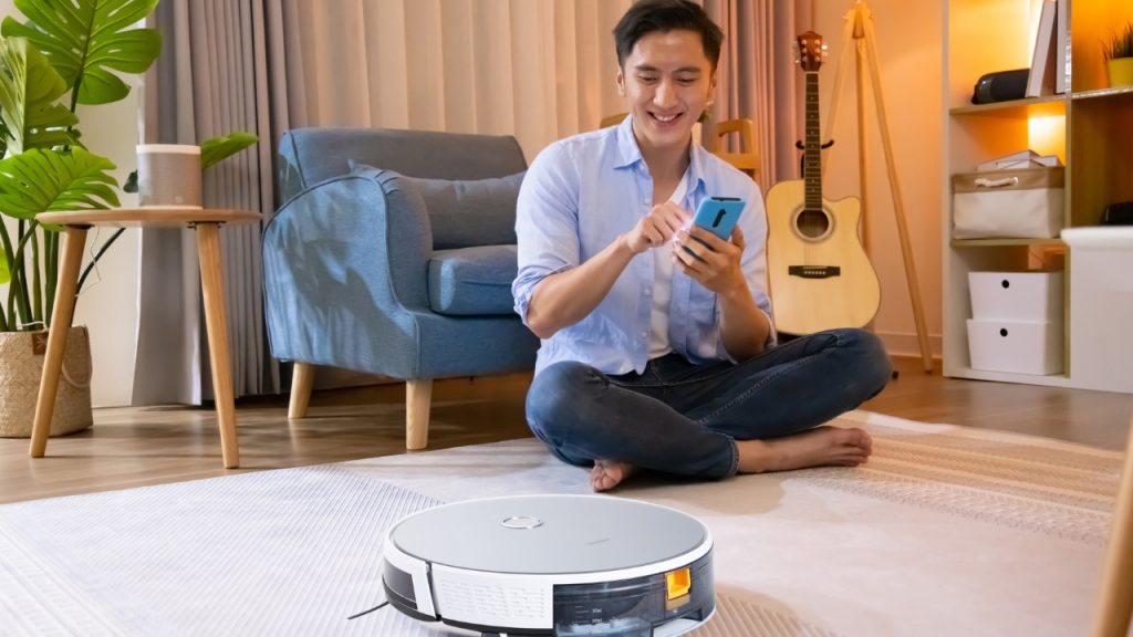 Robot-Vacuum-Cleaner-controlling-vai-phone
