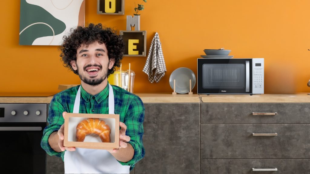 Haier Microwave and baking Day