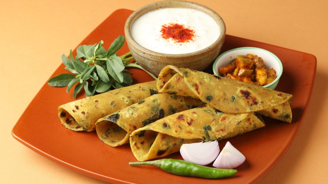 Make Instant Methi Thepla Roll in microwave