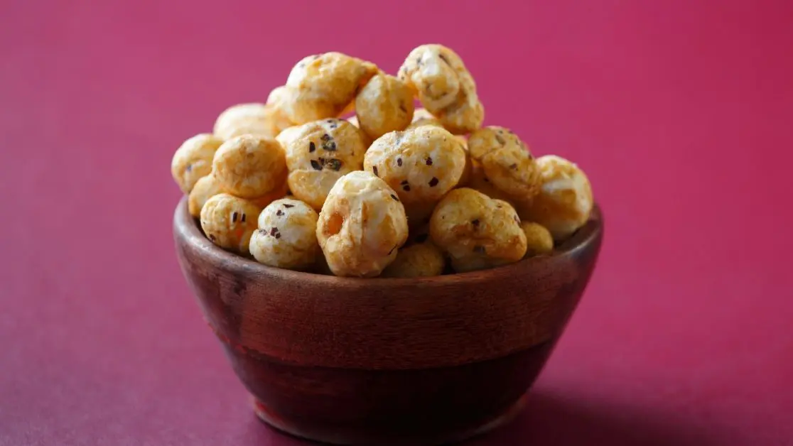 Make Roasted makhana in microwave