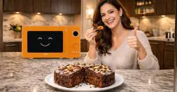 Reheat Plum Cake Without Drying It Out in microwave