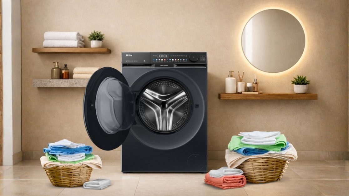 Washing machine with clean wash