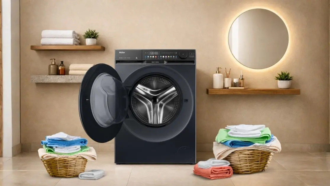 Washing machine with clean wash