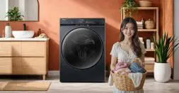 Washing machine makes laundry Stress-Free