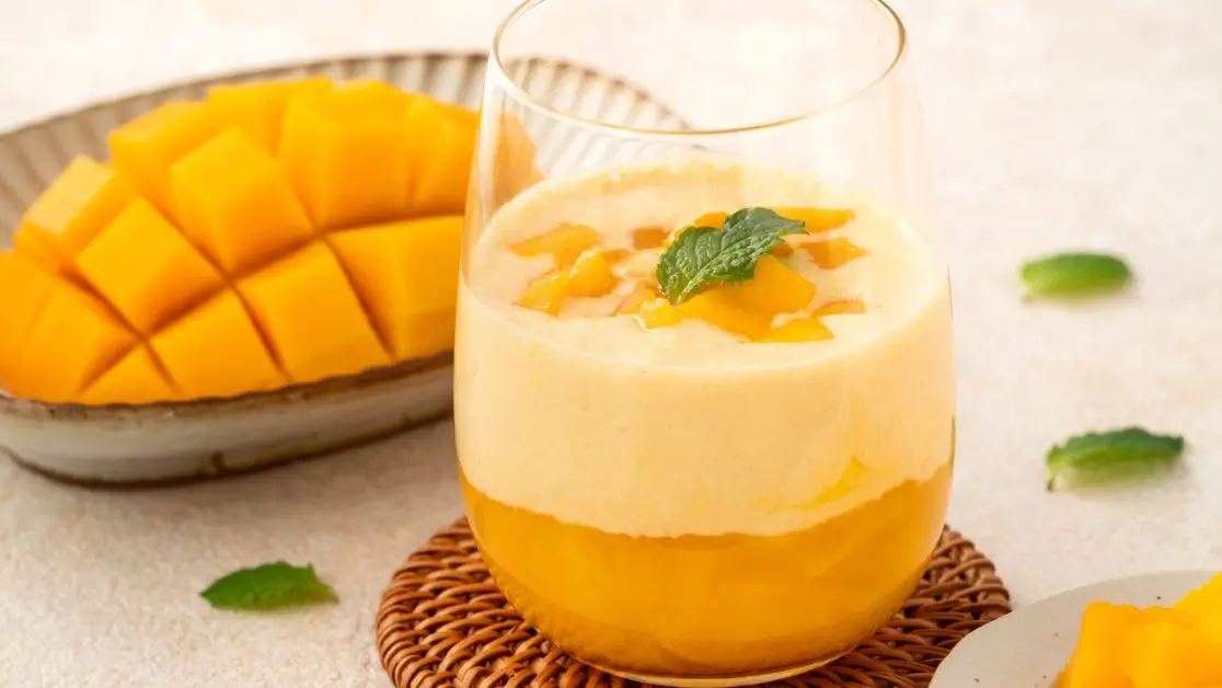 Air Fryer Mango Crumble Cups