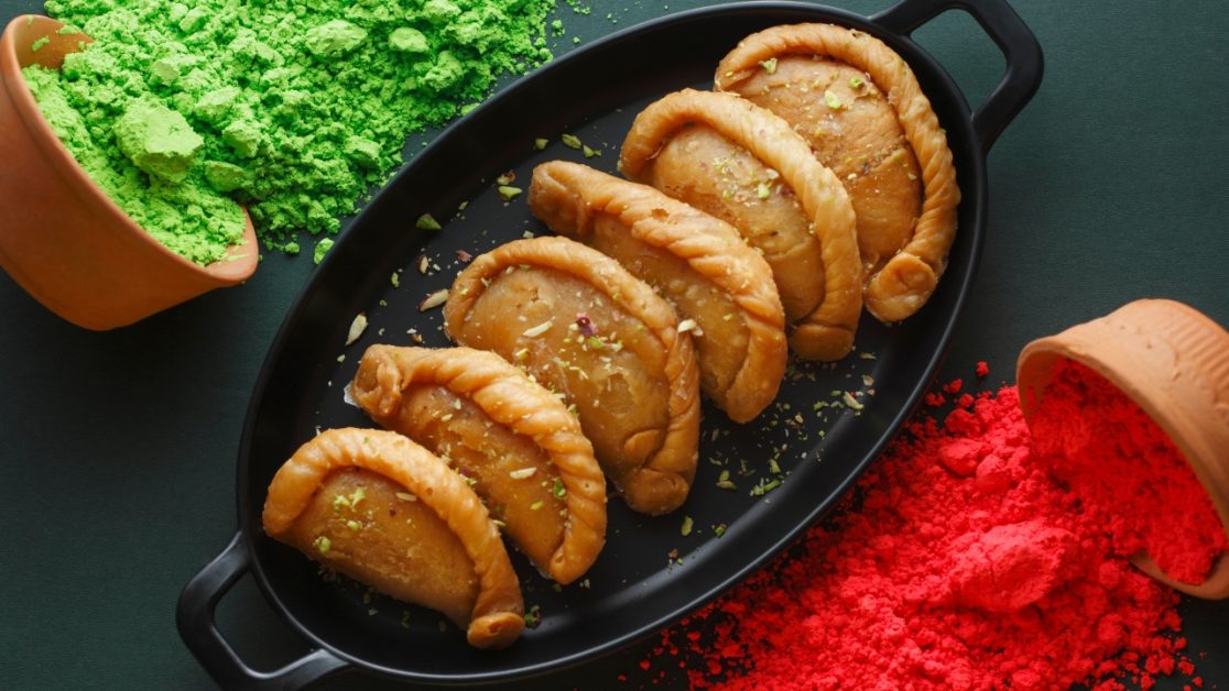 Enjoy microwave Gujiya