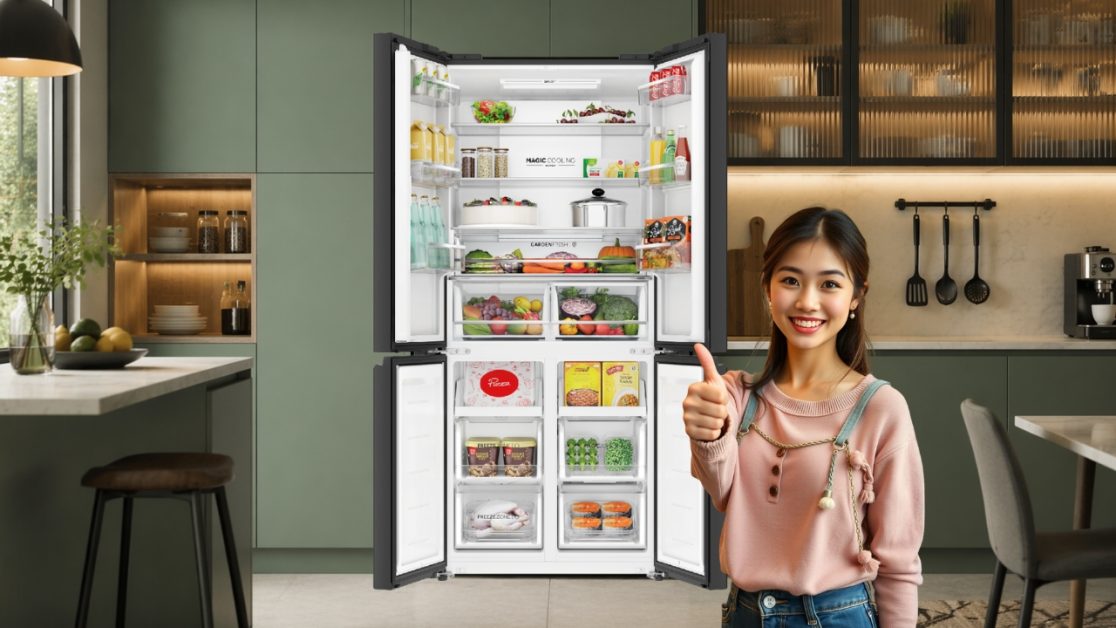 Multi-airflow cooling in refrigerator